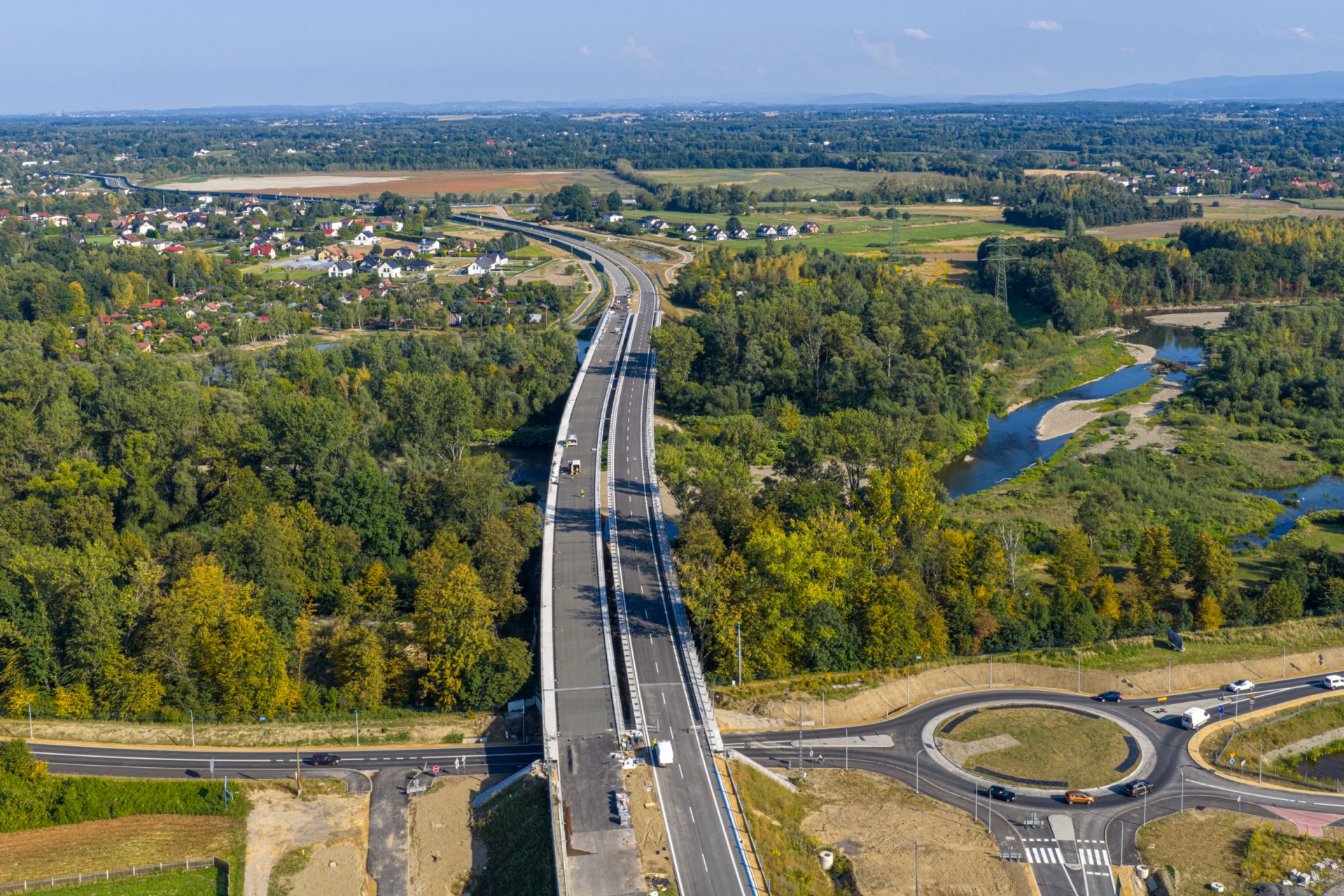 Obwodnica Oświęcimia nabiera tempa. Most na Sołą z jedną jezdnią gotową, a pod torami szykują tunel 