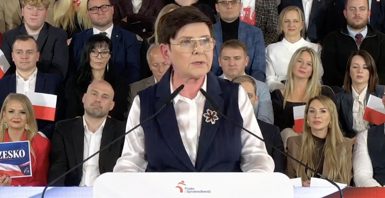 „Wielka Polska rodzi się ze wspólnej pracy”. Beata Szydło w Hali Sokół: zmiana zaczyna się w Krakowie
