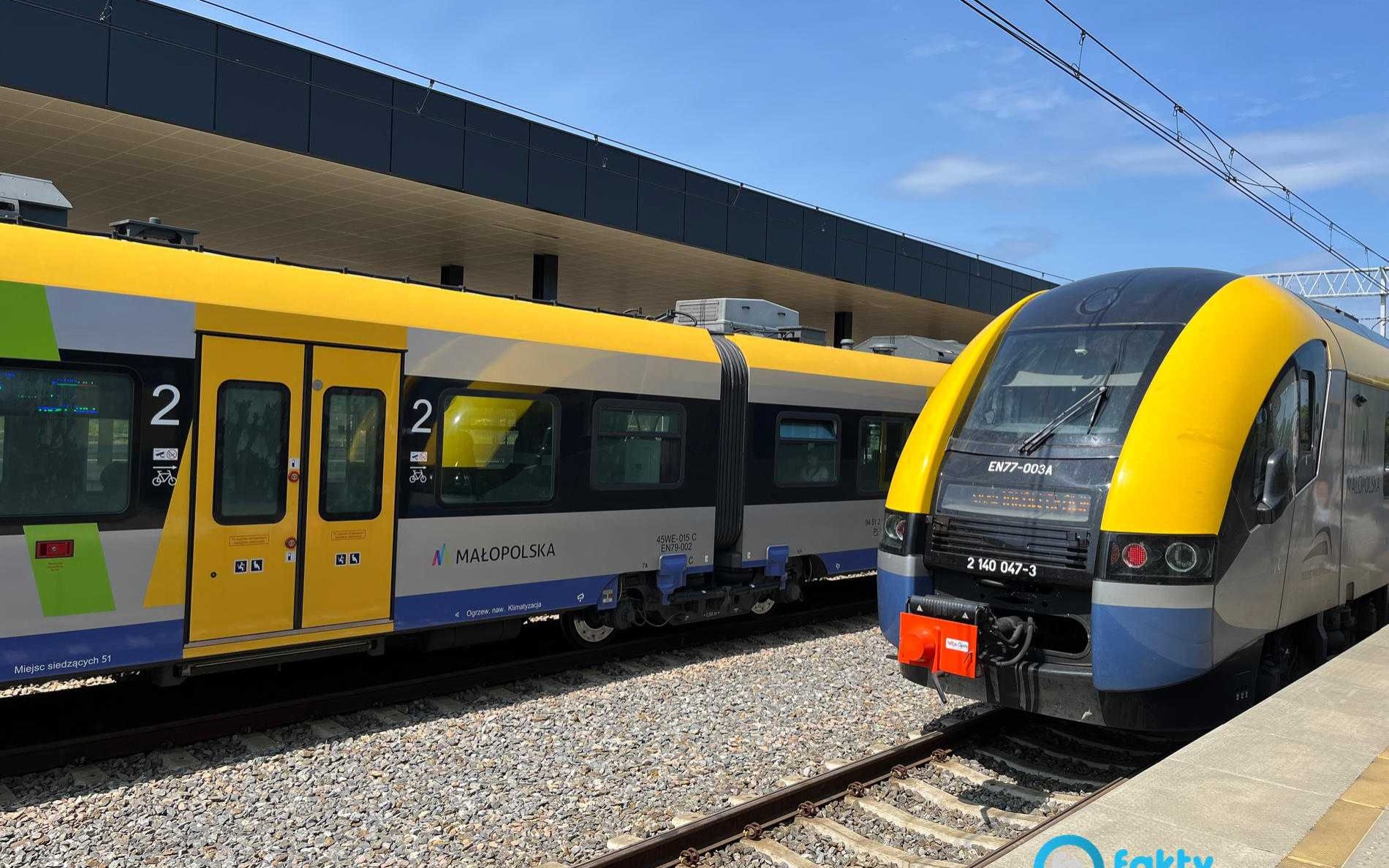 Nowy rozkład jazdy i spory ruch na stacji kolejowej w Oświęcimiu