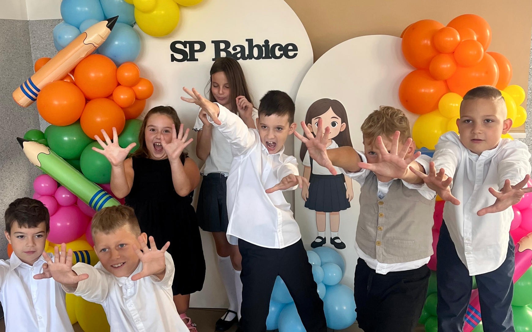 Kolorowy szpaler, fanfary i radosne śpiewy – FILM, FOTO