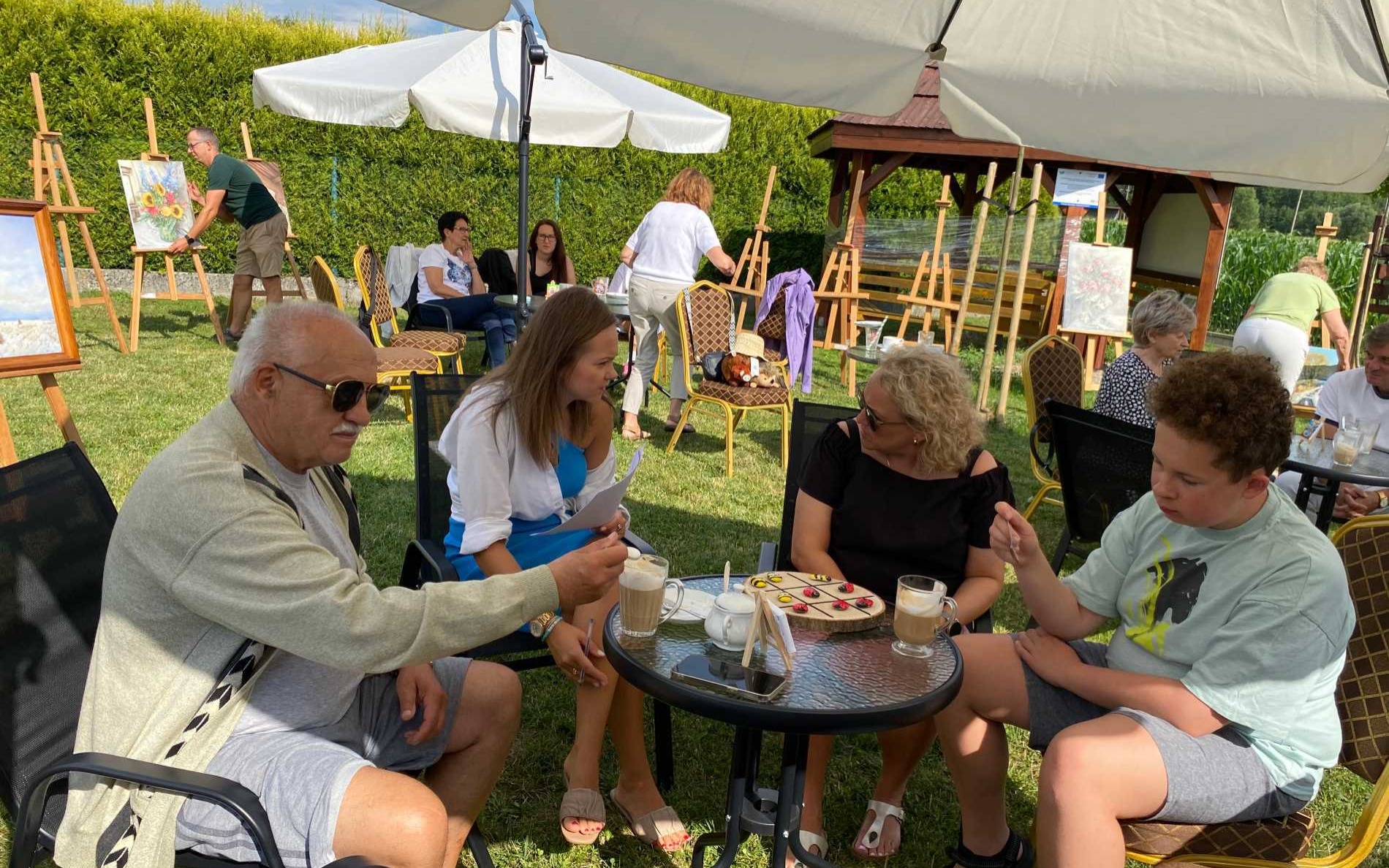 Kawiarenka kulturalna jak magnes – cały czas przyciąga – FILM, FOTO