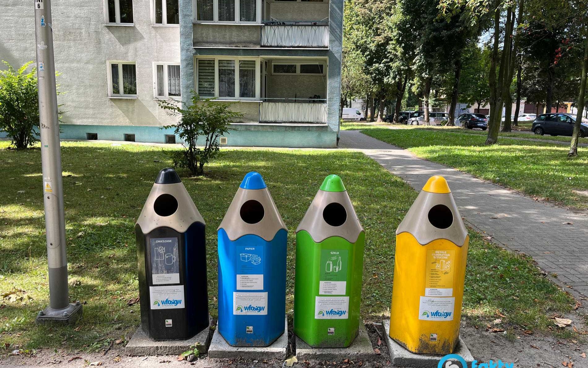 Kolorowe kredki do nauki segregowania odpadów