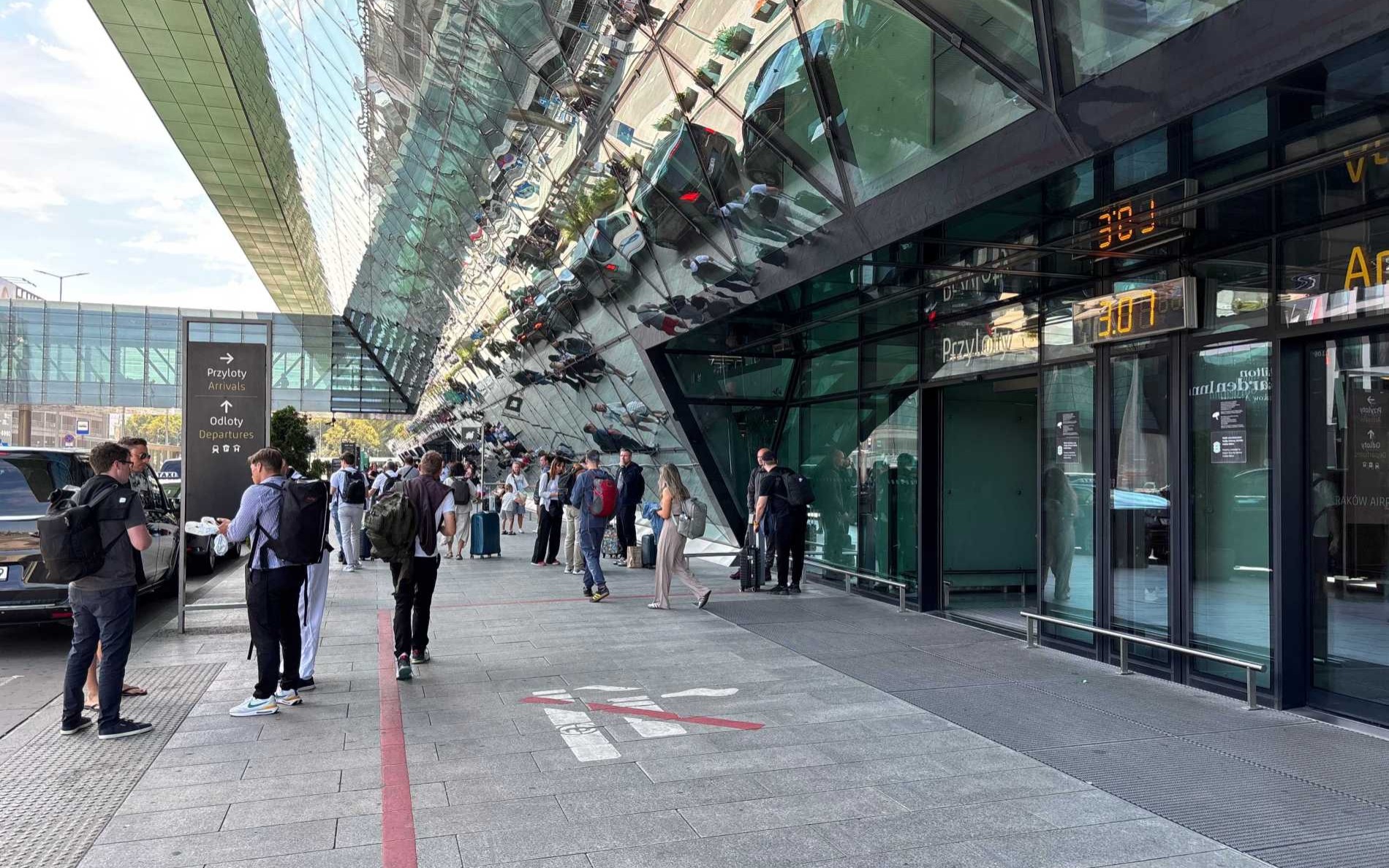 W Balicach do samolotu weźmiesz napój większy niż dotychczas