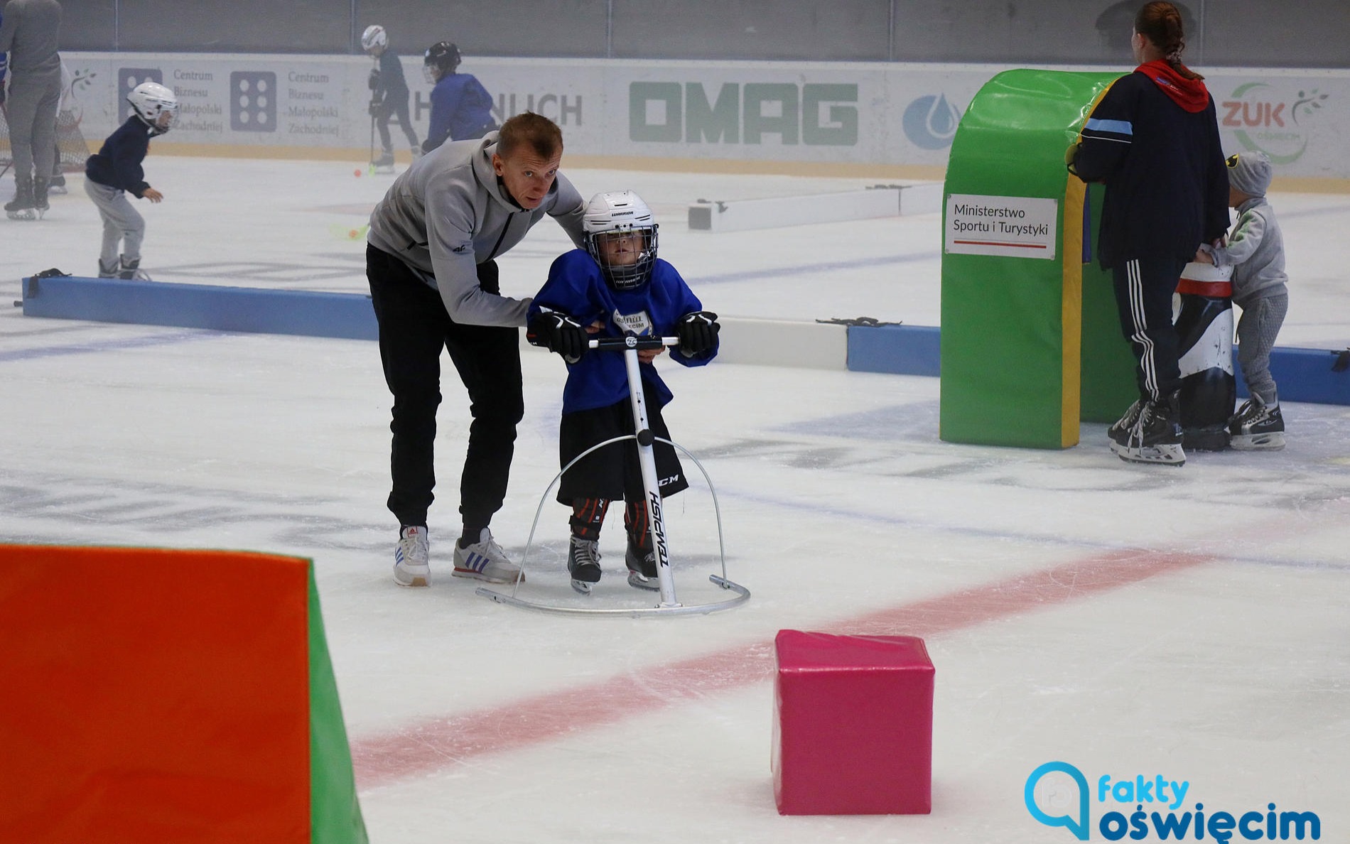 Hokej w zabawowej formie z Faktami Oświęcim – FOTO