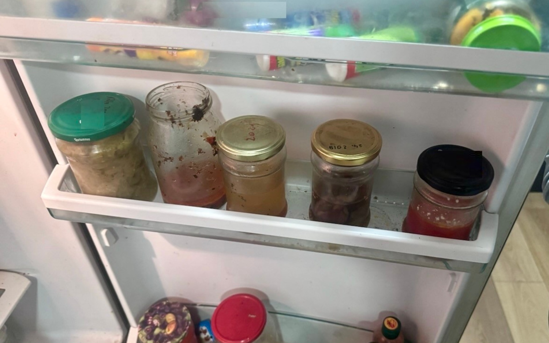 Podejrzani o znęcanie się nad dziećmi i ich zaniedbanie – FOTO