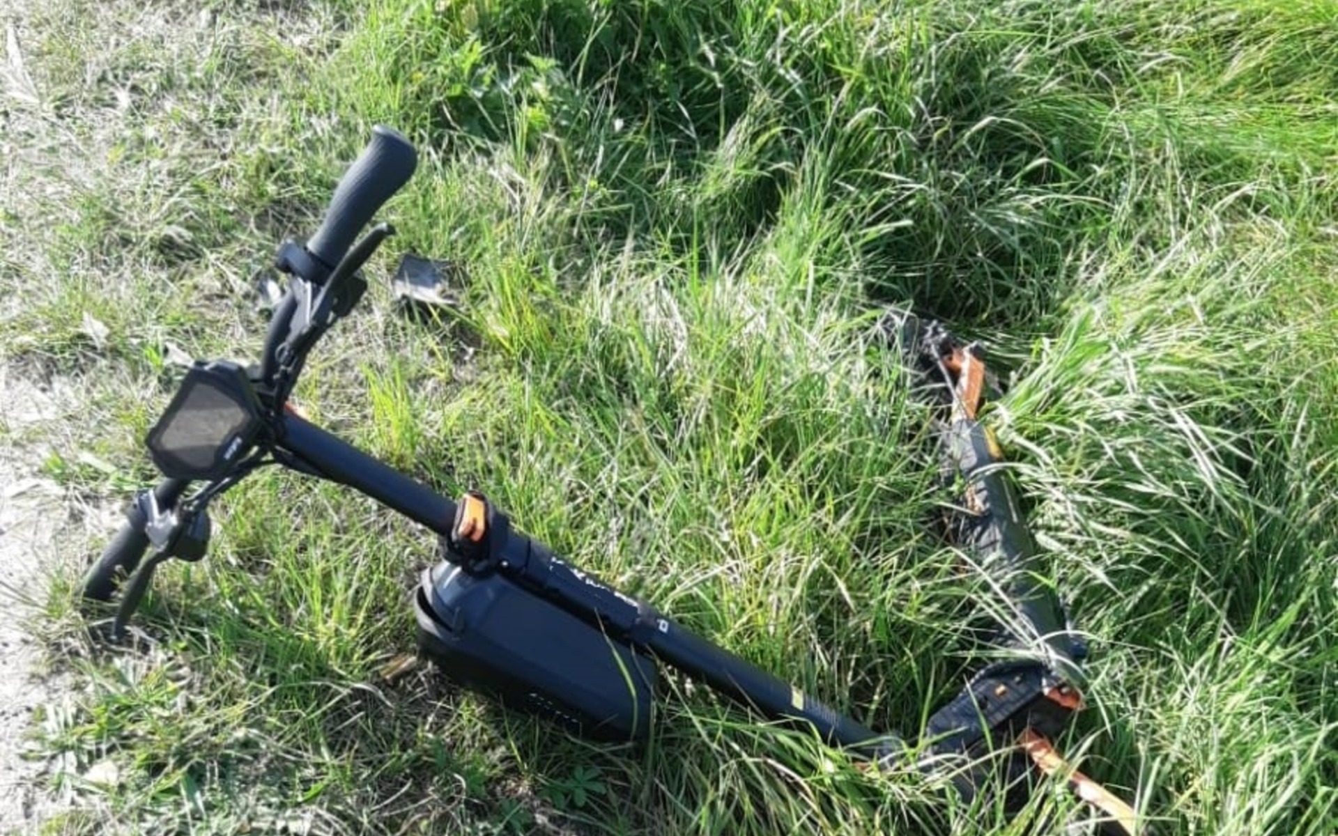 Hulajnoga elektryczna kontra samochód. Poszkodowany 13-latek