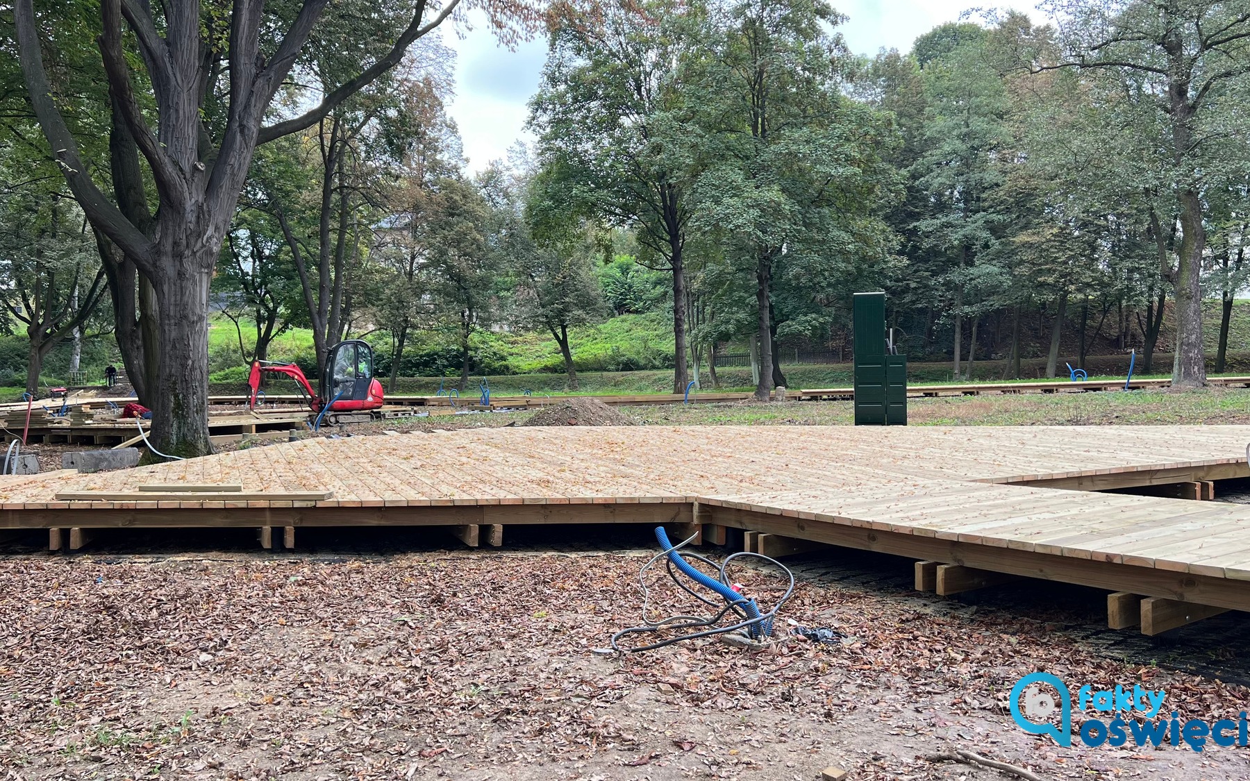 Nad Sołą powstają drewniane kładki i plac wodny – FILM, FOTO