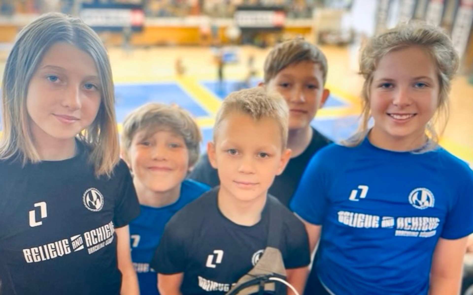 Sześć krążków grapplerów z Draculino