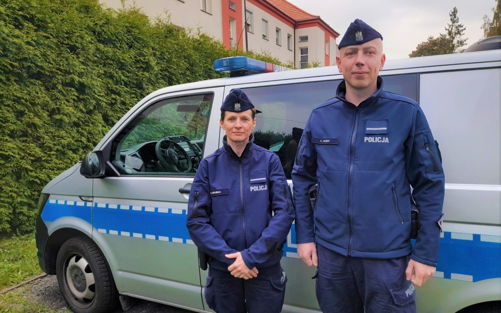 Niemieccy turyści podziękowali oświęcimskim policjantom