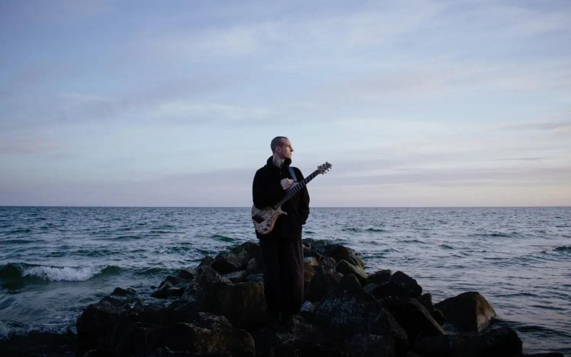 Dźwięki spokoju i natury. Marcin Majcherek prezentuje „Waves” – FILM