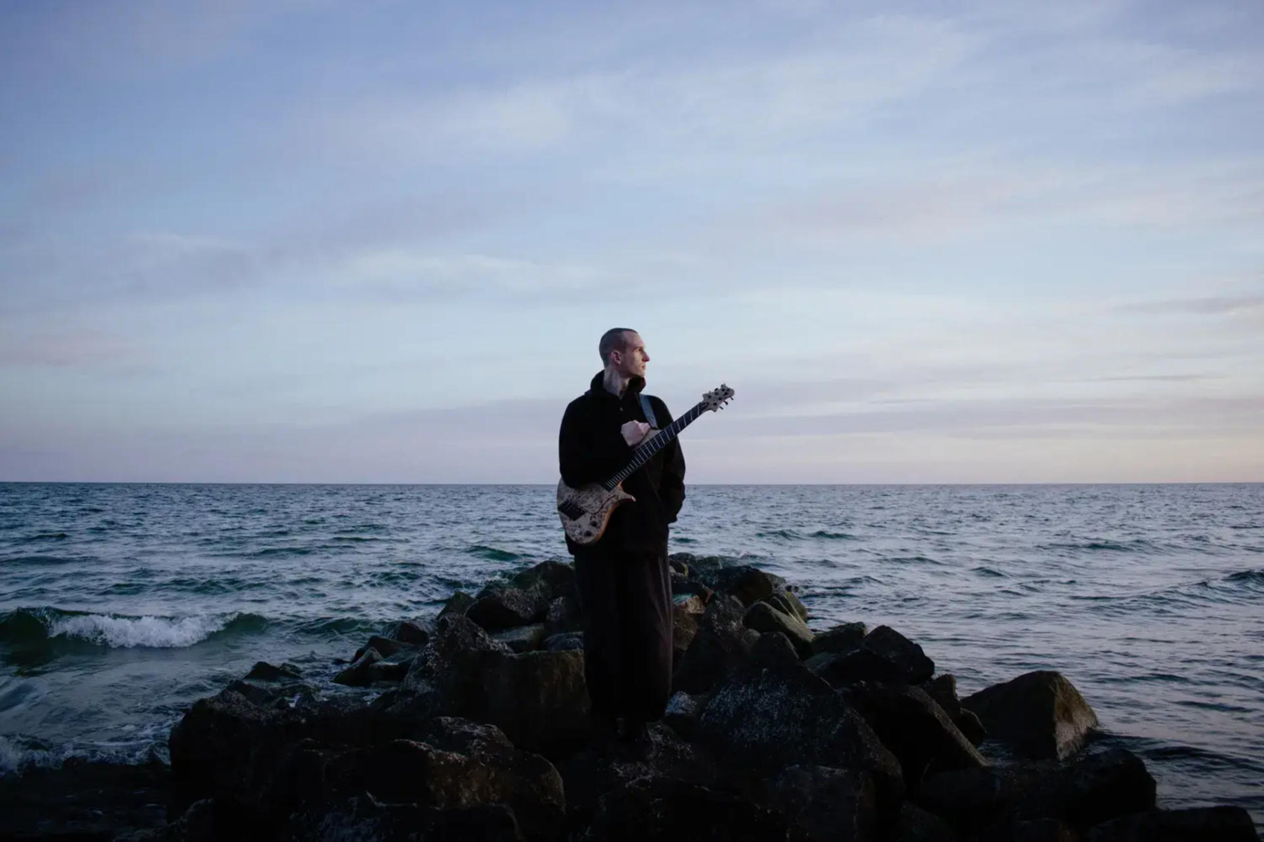 Dźwięki spokoju i natury. Marcin Majcherek prezentuje „Waves” – FILM