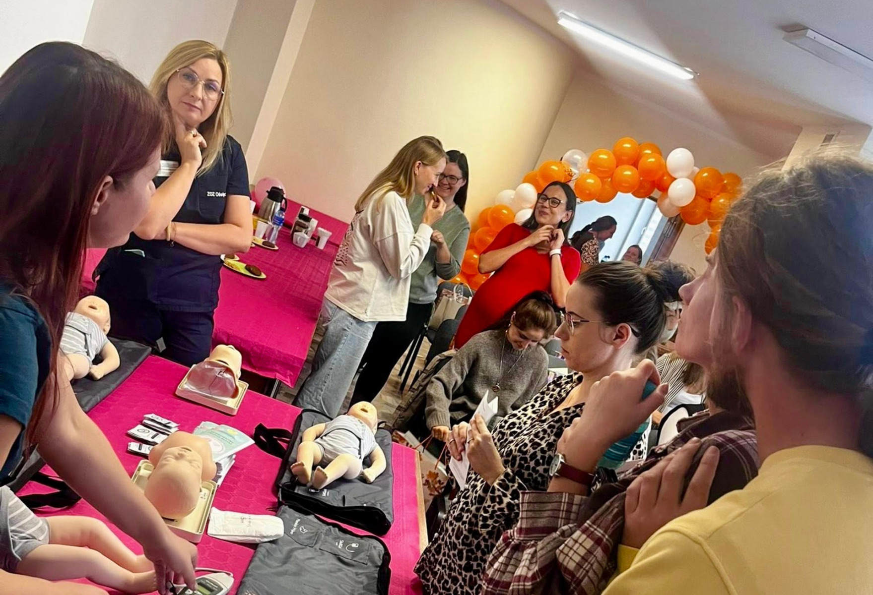 Kobiety dla kobiet. Inspirująca konferencja położnych – FOTO