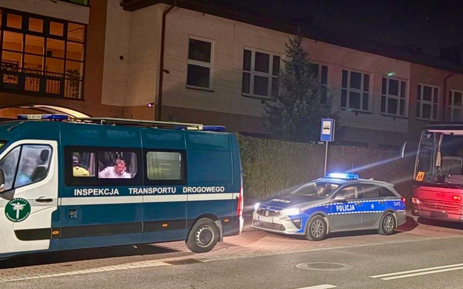 Zmęczony kierowca chciał wieźć dzieci. Interweniowali mundurowi