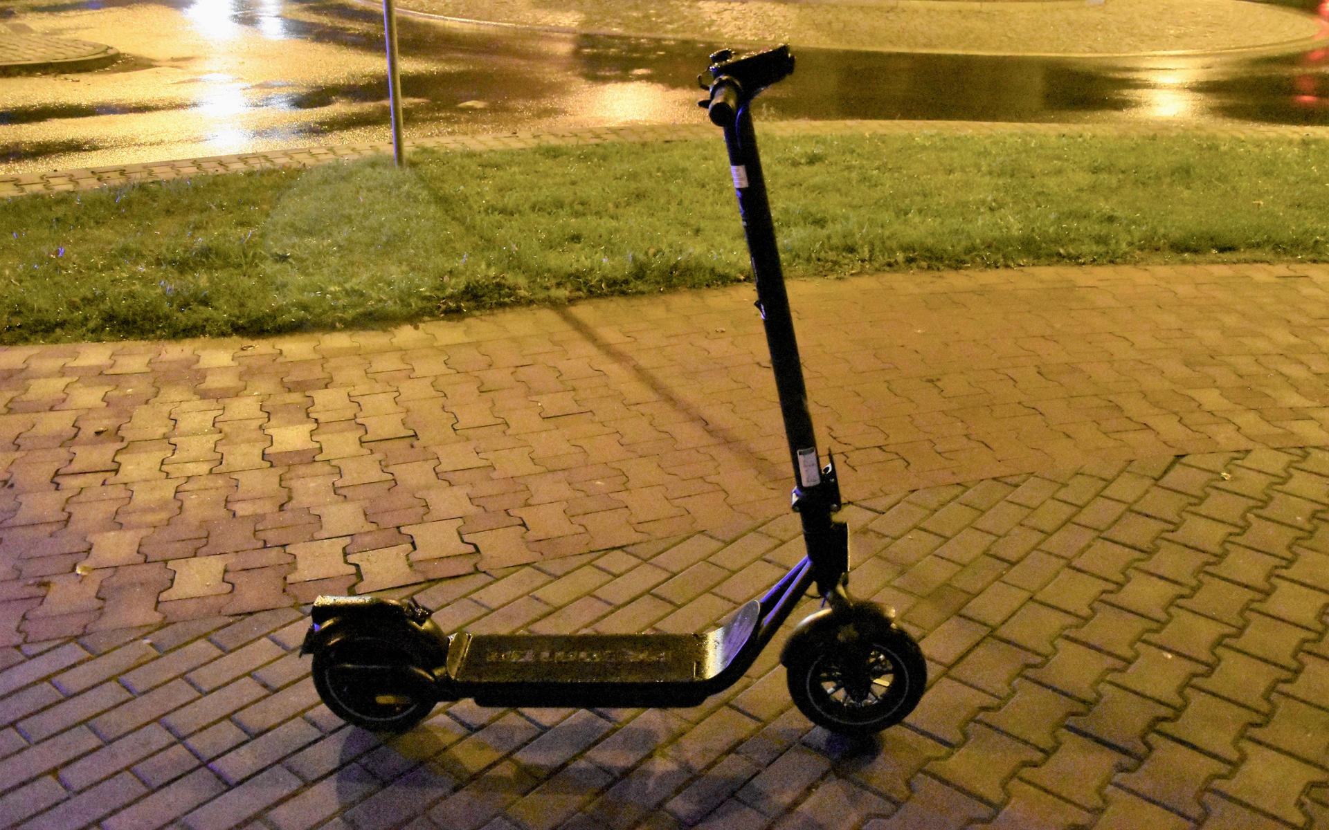 Dziecko przewróciło się na jezdni. Szybka reakcja zapobiegła tragedii