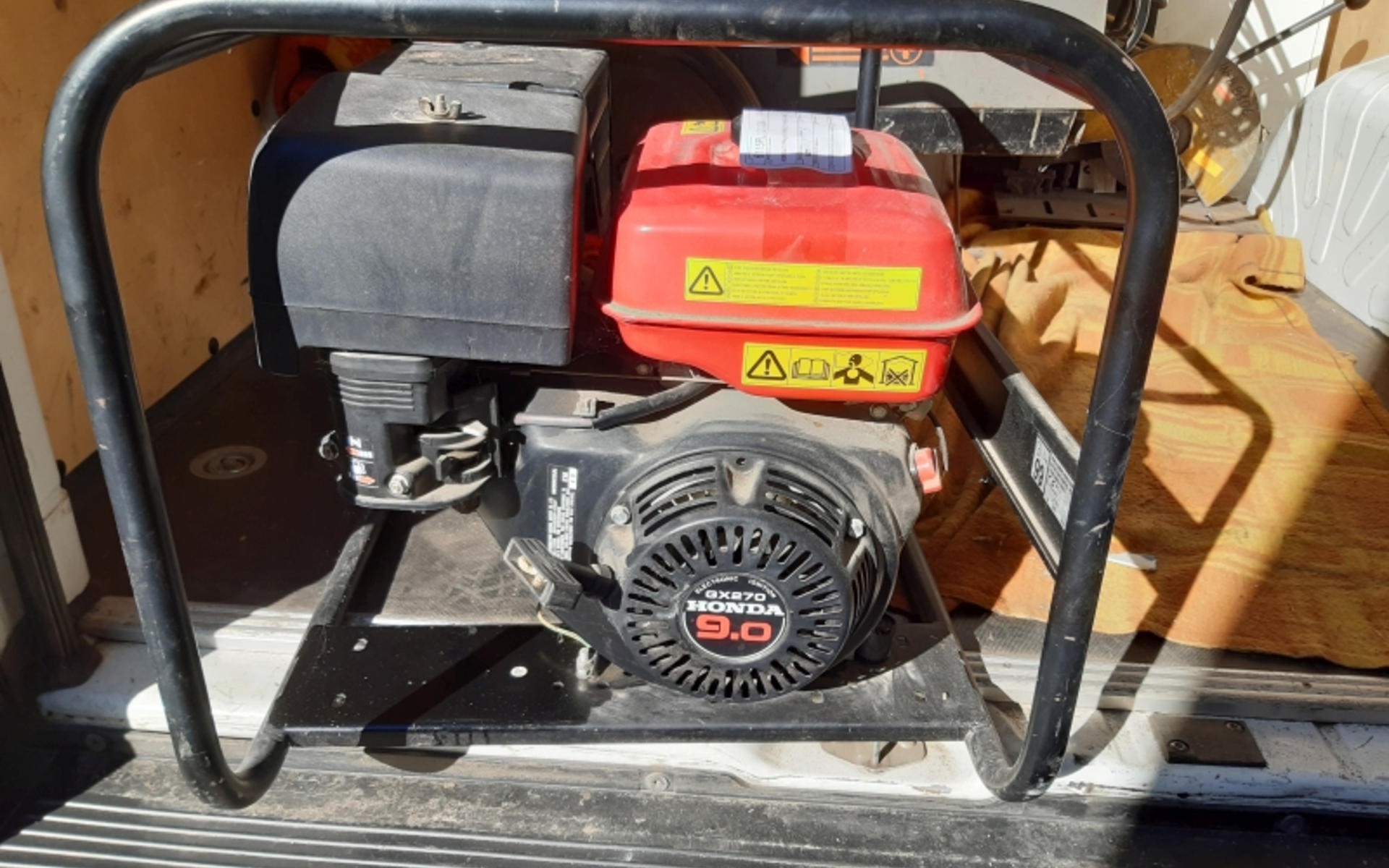 Części do klasyków, sprzęt i inne perełki wojskowe w sprzedaży – FOTO