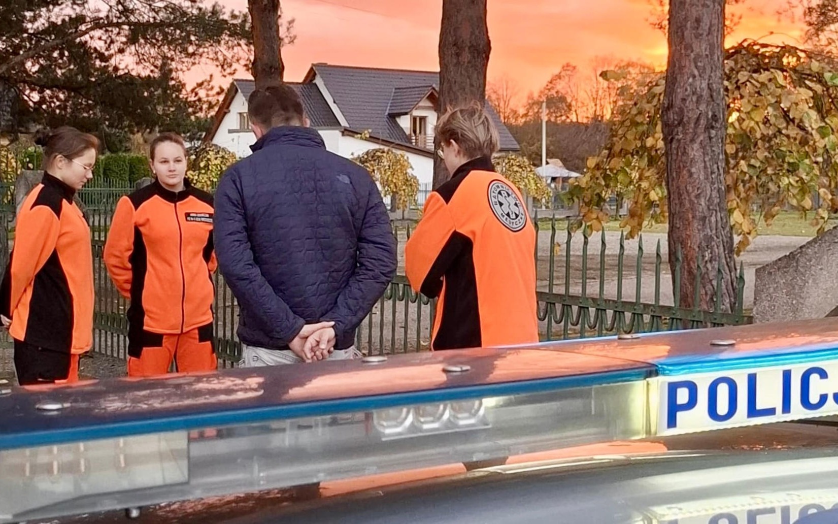 Policja i młodzież z Szóstki przypomnieli kierowcom o bezpieczeństwie