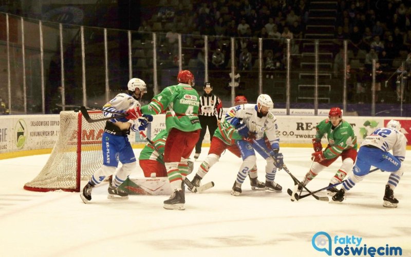 Wracamy po przerwie. Z liderem i outsiderem