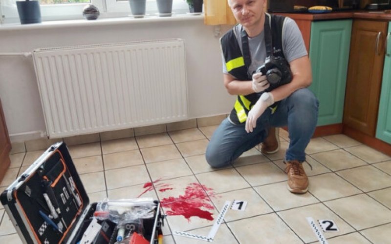 Aktor z „Detektywów” uczył się kryminalistyki w oświęcimskiej komendzie - FOTO