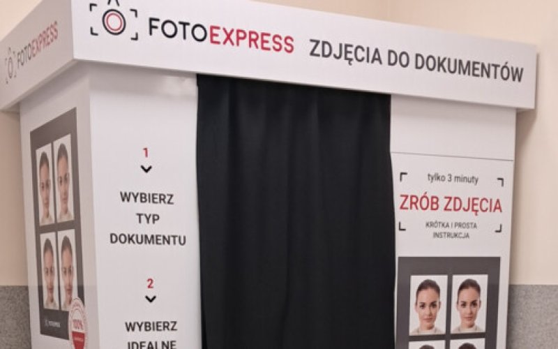 Fotokabina stanęła w urzędzie. Zdjęcia do dokumentów zrobisz od ręki