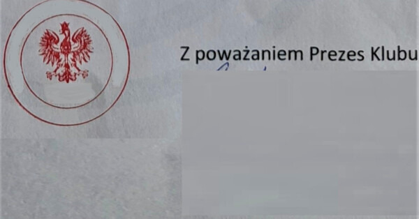 47-latek z pieczęcią z godłem Polski. Sprawa w sądzie