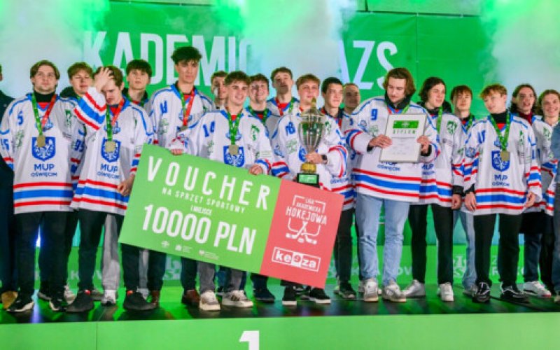 Studenci na lodzie. Mistrz, mistrz Oświęcim - FOTO