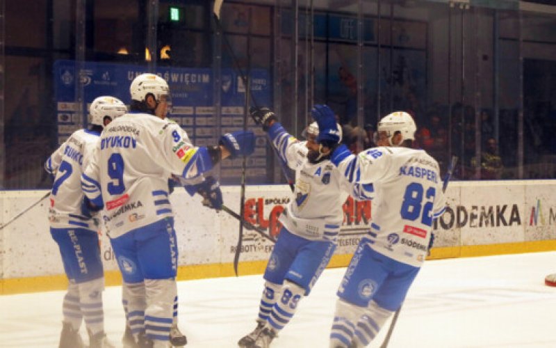 Nuda. Na dwóch przeciwległych biegunach