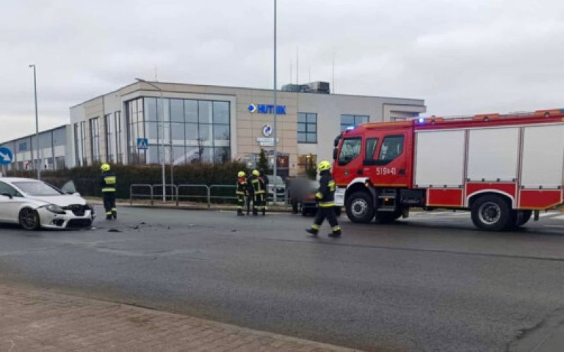 Służby na miejscu zdarzenia na obwodnicy Kęt - FOTO