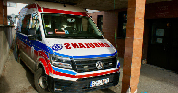 Karetka w Brzeszczach wyjeżdżała w nocy 13 razy - FOTO