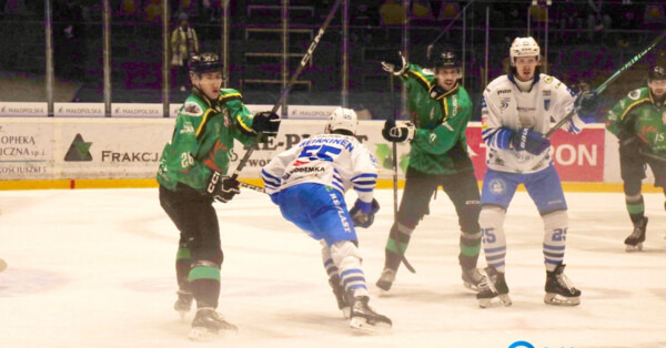 Hokejowy weekend na pół gwizdka