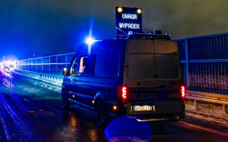 Dwa rozbite volkswageny i apel: noga z gazu