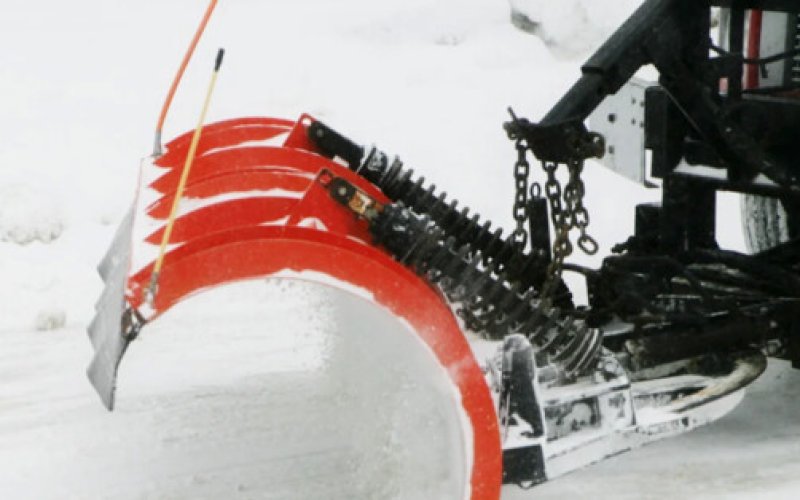 Kto odśnieża drogi w Przeciszowie? Podział zadań