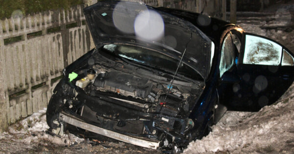 Samochód wypadł z drogi w Osieku. Ranna 14-latka - FOTO