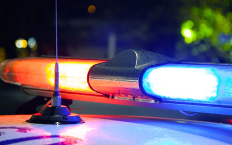 Pijany rozbił lusterka przy stacji paliw