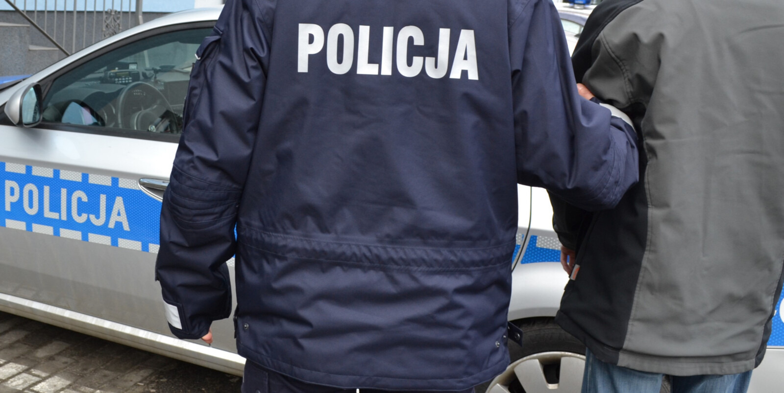 Z marketu prosto do celi. Złodziej wpadł z narkotykami