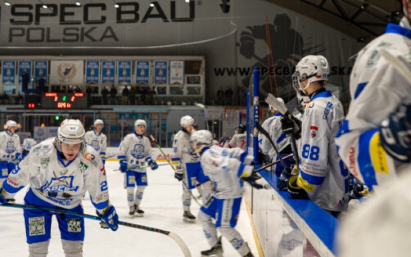 Dwa różne mecze lidera na „Jantorze”