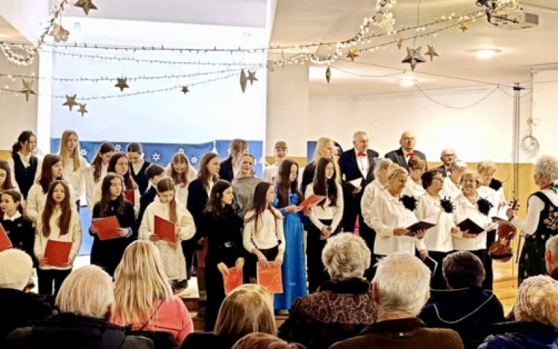 Dwa pokazy i pełne sale. Jasełka uczniów z Dwójki - FOTO