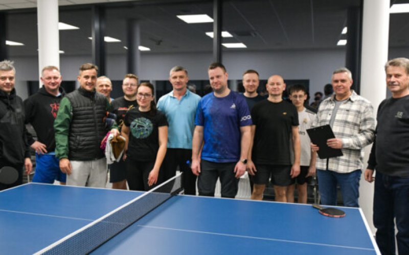 Emocje przy pingpongowych stołach