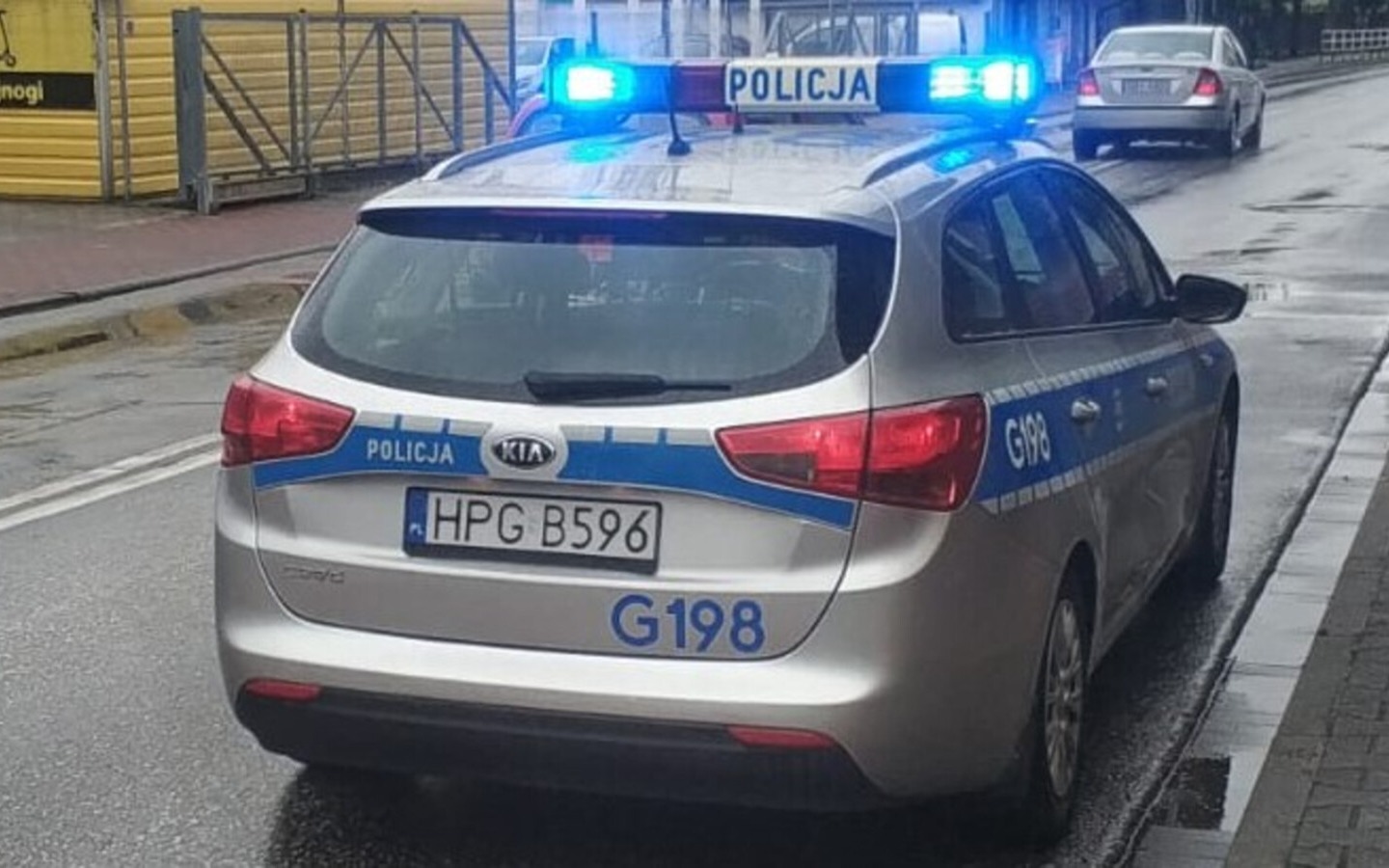 Jeden pił piwo za kierownicą, drugi miał 1,4 promila