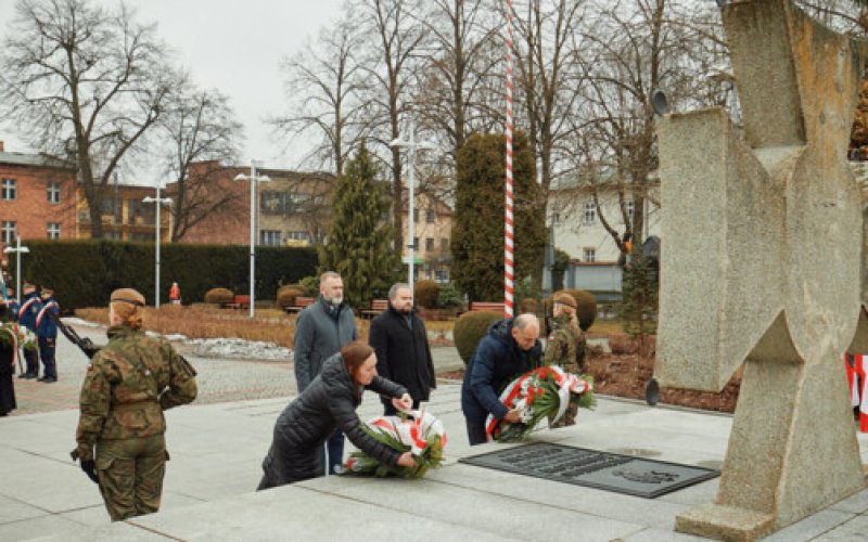 Hołd dla Armii Krajowej na placu Kościuszki - FOTO