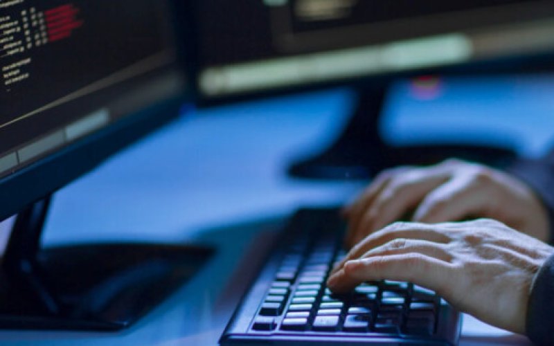 Oszustwo „na inwestycje w akcje”. Senior stracił 14 000 złotych