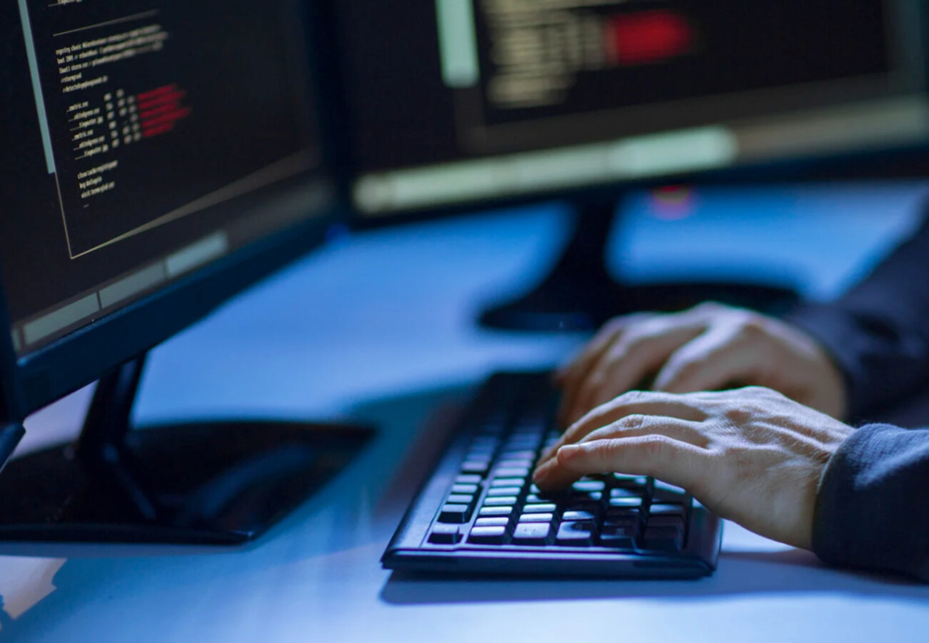 Oszustwo „na inwestycje w akcje”. Senior stracił 14 000 złotych