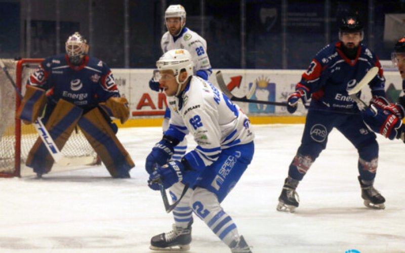 Stalowe Pierniki na drodze do półfinału