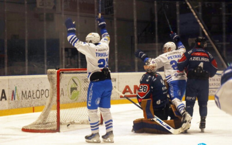 Zaczynamy. Bilety nieznacznie w górę