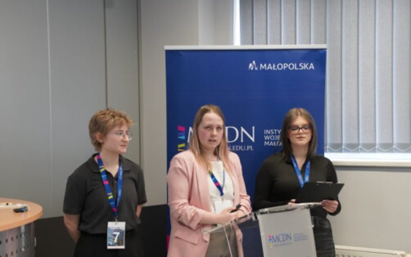 Uczniowie Ekonomika wyróżnieni za biznesowy pomysł - FOTO