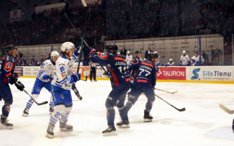 Na zero z tyłu i Unia bliżej półfinału