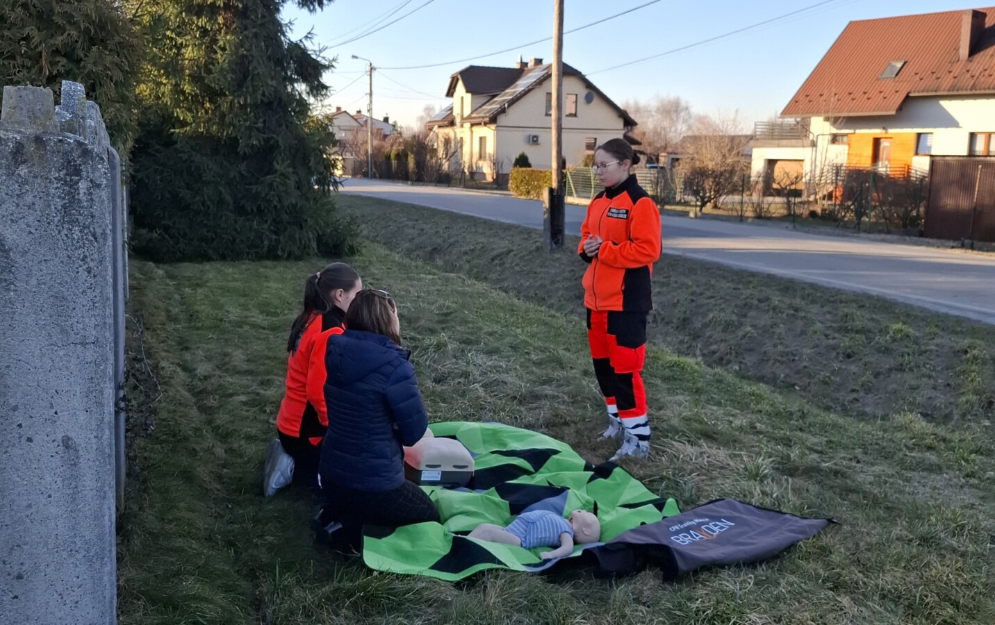 Prezent na Dzień Kobiet i Mężczyzn na drodze - FOTO