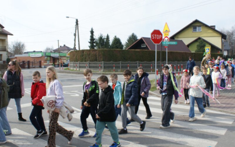 Dzieci i młodzież świętowały nadejście wiosny - FILM, FOTO