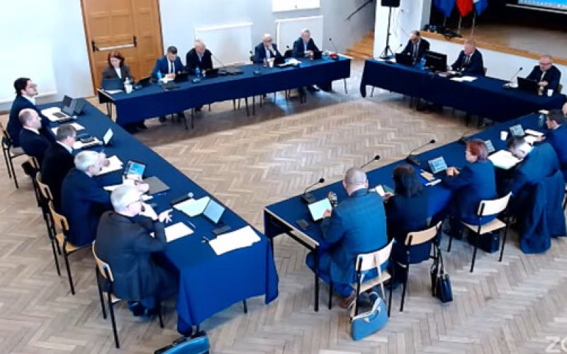 Konfederata gani wójta. Radni gminy Oświęcim poczuli się urażeni