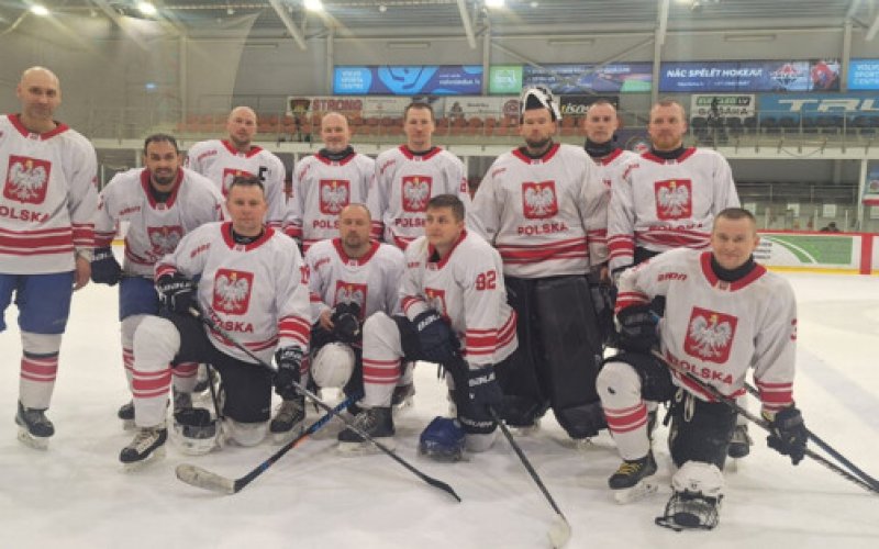 Trzech policjantów z Oświęcimia na lodzie w Rydze - FOTO