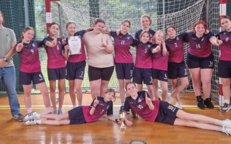 Złoto dla szczypiornistek z Brzezinki - FOTO